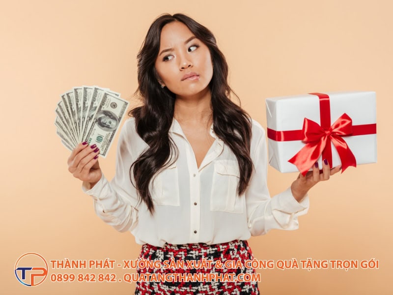 5 Tiêu Chí Chọn Quà Tặng Thiết Thực Cho Công Nhân Và Nhân Viên Ca Đêm 17 Chon tang qua hien vat hay ten mat cho nhan vien ca dem