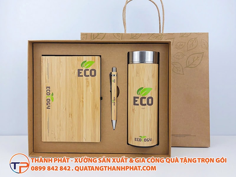 Đồng Hồ Treo Tường: Máy Quartz (Pin) Vs. Máy Cơ: Lựa Chọn Nào Phù Hợp Cho Quà Tặng Tân Gia Cao Cấp? 13 Set qua tang doanh nghiep eco friendly