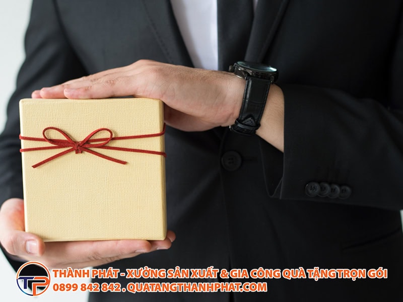 So Sánh Các Loại Vật Liệu Mới Trong Sản Xuất Quà Tặng (Nhựa Sinh Học, Gỗ Tái Chế...) 13 So sanh chat lieu qua tang moi