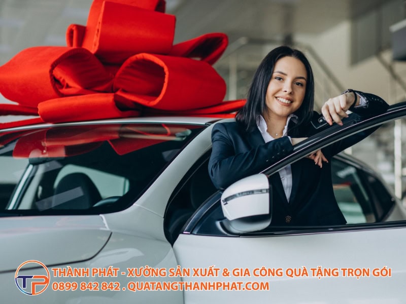 Khám Phá Bộ Quà Giao Xe Vip Được Các Hãng Xe Sang Ưa Chuộng 21 Tieu chi lua chon qua tang vinh danh nhan vien tham nien 1