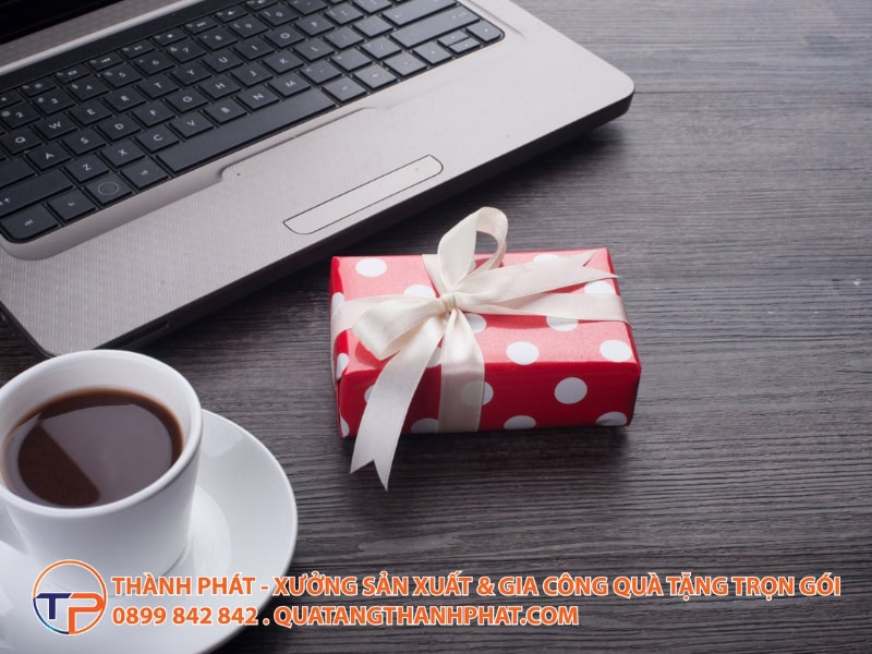 15+ Mẫu Quà Tặng Tri Ân Đại Lý: Bí Quyết Kích Doanh Số Cuối Năm 20 Bi quyet phan bo ngan sach qua tang theo tung nhom dai ly