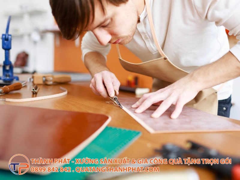 Phân Biệt Các Loại Da Làm Sổ Tay: Full-Grain, Top-Grain, Pu Và Bonded Leather 10 Hieu dung ve genuine leather truoc khi mua so tay da