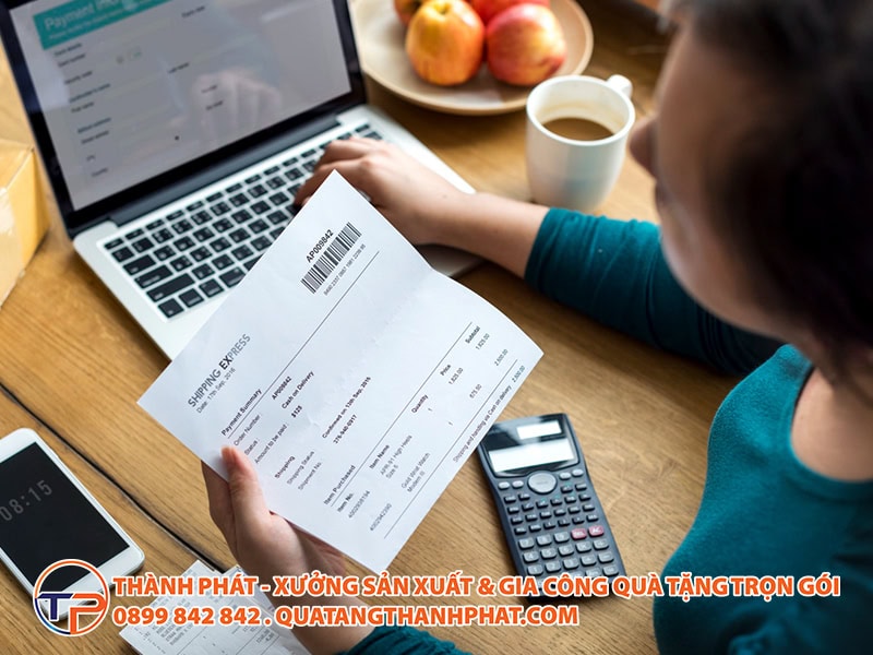 Tặng Quà Cho Khách Hàng, Nhân Viên Có Phải Xuất Hóa Đơn Vat Không? Hướng Dẫn Cách Ghi Hóa Đơn. 11 Huong dan xuat hoa don qua tang