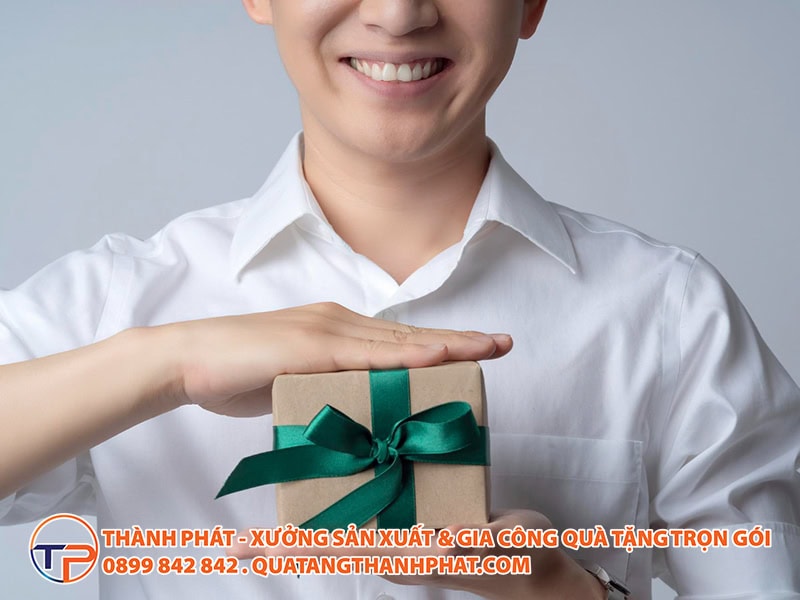 Tiêu Chí Phân Loại Tệp Khách Hàng (Vip, Thường Xuyên, Vãng Lai) Để Định Mức Quà Tặng Phù Hợp. 10 Tieu chi chon qua tang theo phan khuc khach hang