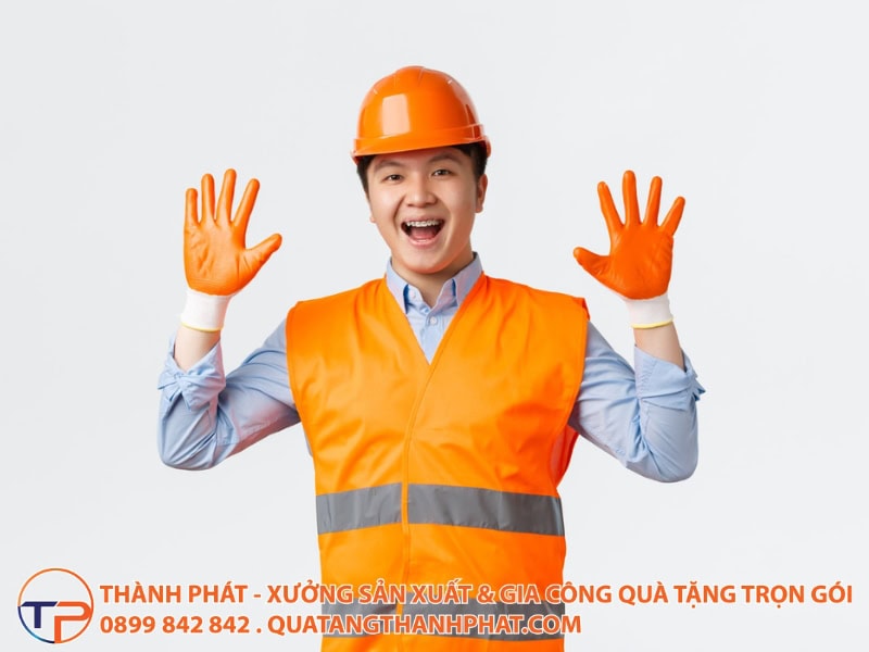 Đồng Phục Doanh Nghiệp: Khi Nào Là Quà Tặng, Khi Nào Chỉ Là Chi Phí Bắt Buộc? 12 Vai tro cua dong phuc trong xay dung van hoa doanh nghiep