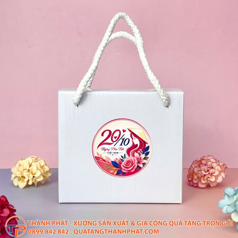 Ly Sứ In Hình Quà Tặng Nhân Viên Ngày 20/10 25 Ly su qua tang nhan vien in hinh 20 10 sang trong