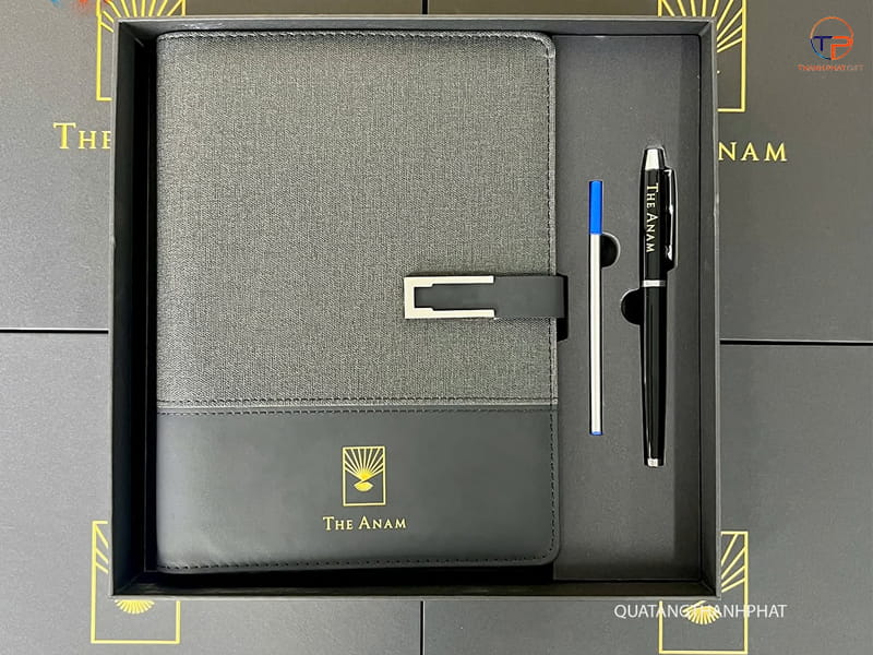 5+ Mẫu Quà Tặng Doanh Nghiệp Sự Kiện Đẹp, Rẻ Và Ý Nghĩa 13 So tay in logo